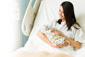 Krwawienie po porodzie: Jak długo można się go spodziewać?