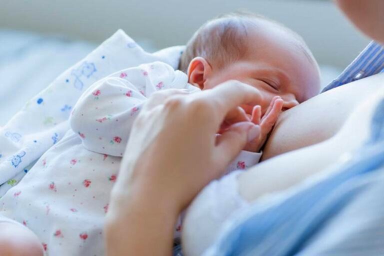 Karmienie piersią jako sposób na zmniejszenie alergii u dziecka